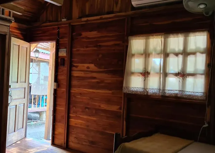 Congos Hostal Y Camping